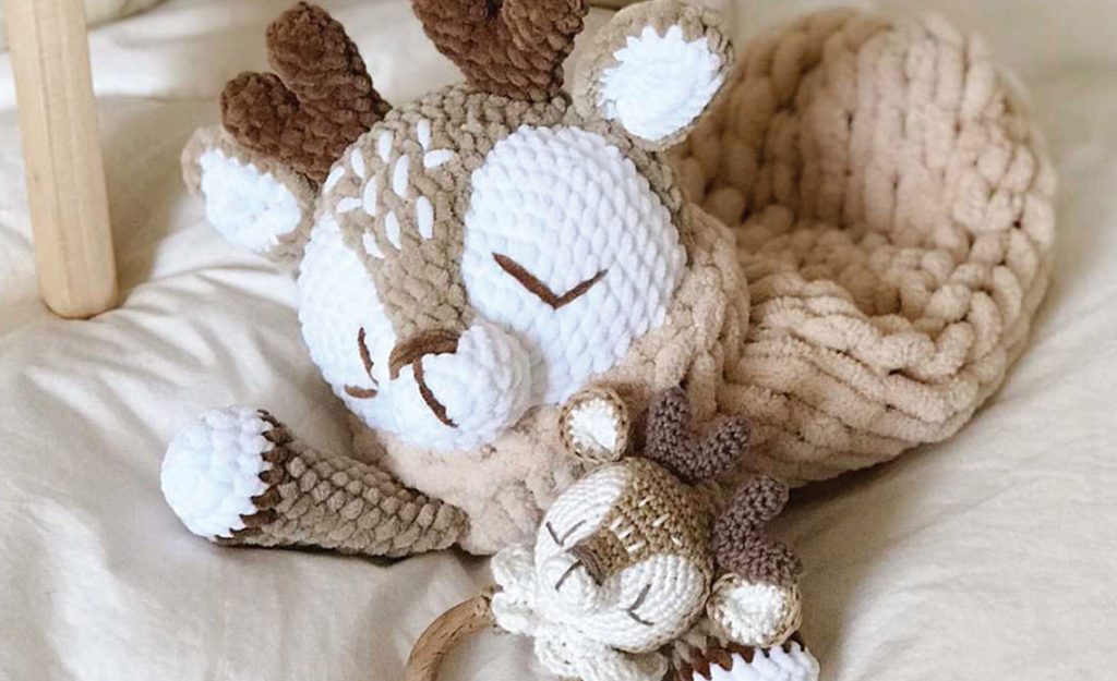 איך בוחרים בובות סרוגות לחדר הילדים?